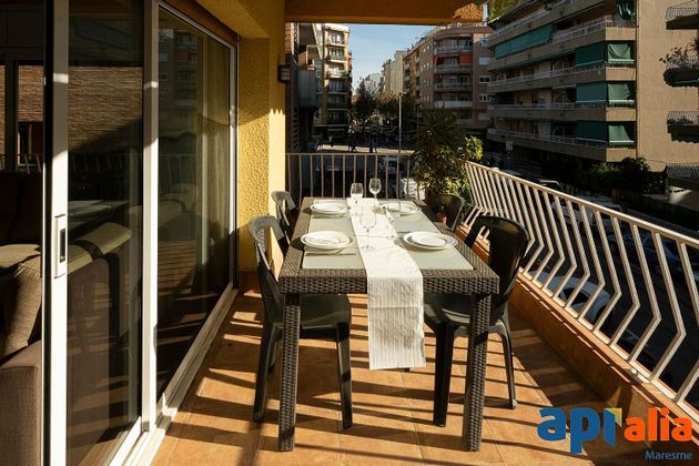 Foto 1 de Pis en venda a Premià de Mar de 4 habitacions amb terrassa i balcó