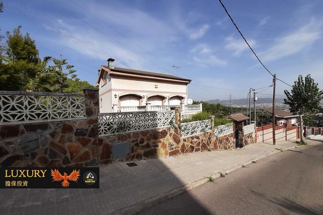 Foto 1 de Chalet en venta en Marianao de 6 habitaciones con terraza y garaje