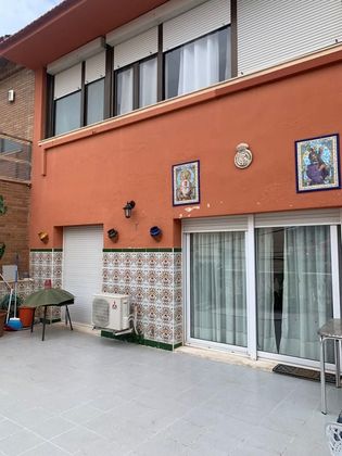 Foto 1 de Casa en venta en Montgat de 5 habitaciones con terraza y piscina