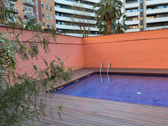 Foto 2 de Piso en venta en Provençals del Poblenou de 3 habitaciones con terraza y piscina