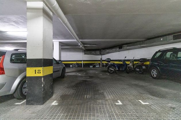 Foto 1 de Alquiler de garaje en Les Corts de 36 m²