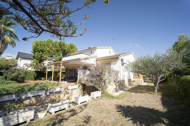 Foto 1 de Casa en venta en Coma-Ruga de 4 habitaciones con terraza y garaje
