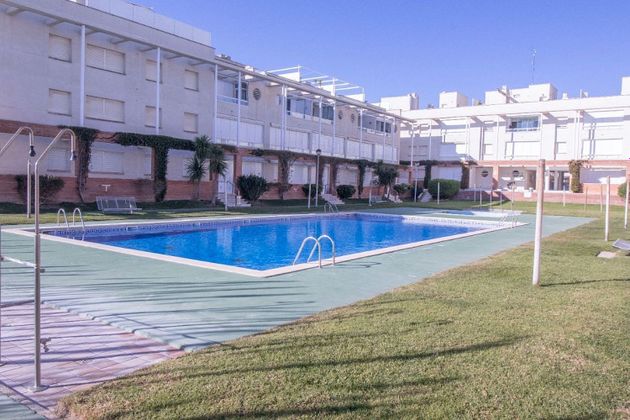 Foto 2 de Pis en venda a Coma-Ruga de 2 habitacions amb terrassa i piscina