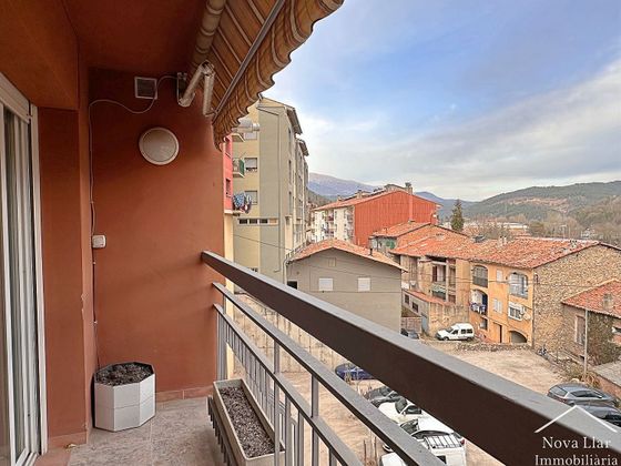 Foto 1 de Piso en venta en Ripoll de 4 habitaciones con balcón y calefacción