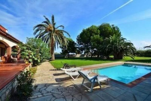 Foto 2 de Casa en venda a Platja de Mont-Roig de 5 habitacions amb terrassa i piscina