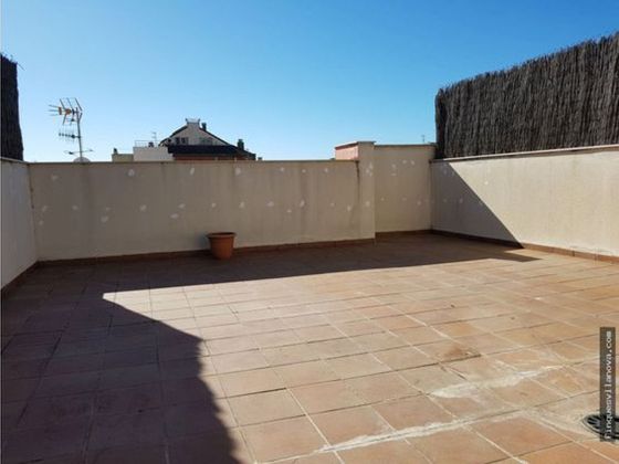 Foto 1 de Dúplex en lloguer a calle De Josep Anselm Clavé de 1 habitació amb terrassa i aire acondicionat