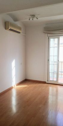 Foto 2 de Pis en venda a calle De Munné de 2 habitacions amb balcó i aire acondicionat