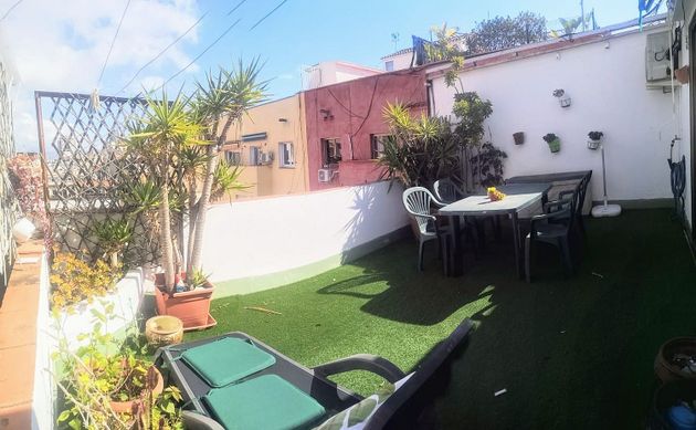 Foto 1 de Ático en venta en calle De Nàpols de 3 habitaciones con terraza y aire acondicionado