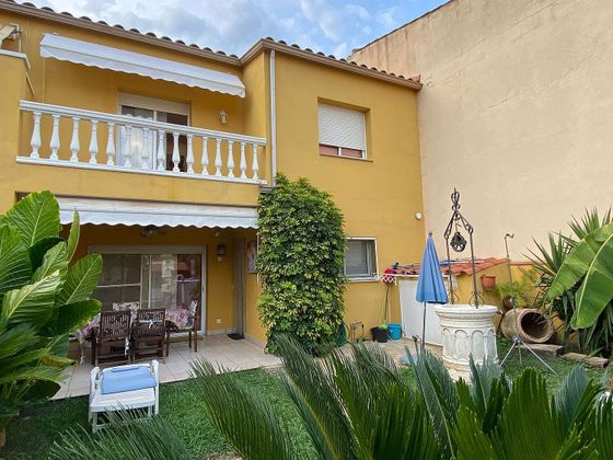 Foto 1 de Venta de casa adosada en calle Provença de 4 habitaciones con terraza y piscina