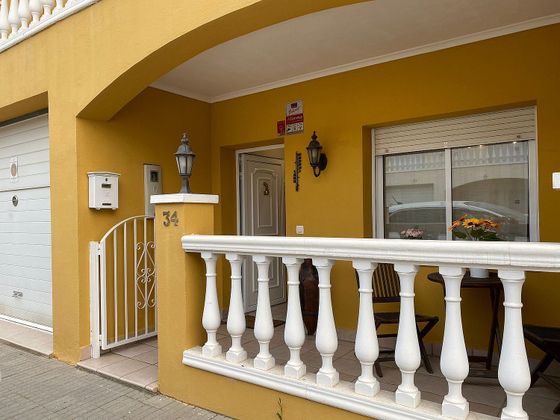 Foto 2 de Casa adossada en venda a calle Provença de 4 habitacions amb terrassa i piscina