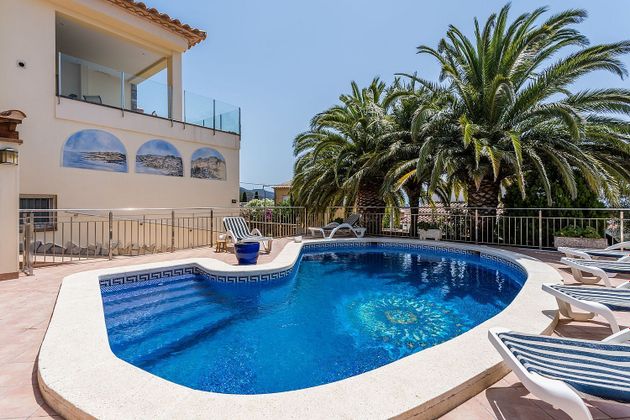 Foto 2 de Chalet en venta en calle Castella de 5 habitaciones con terraza y piscina