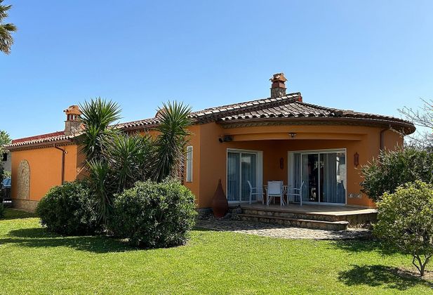 Foto 1 de Chalet en venta en calle Besalú de 2 habitaciones con terraza y piscina
