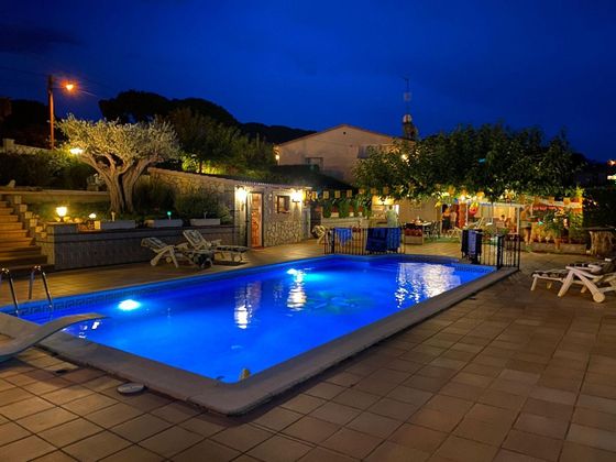 Foto 2 de Casa en venda a Montbarbat de 3 habitacions amb terrassa i piscina