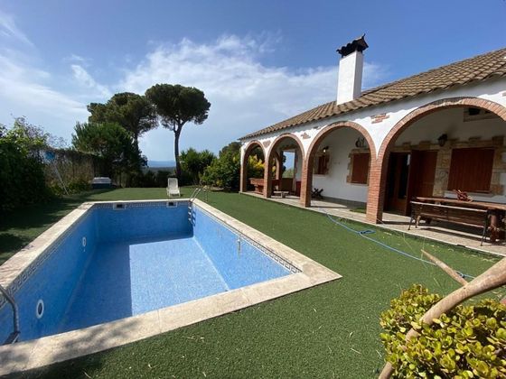 Foto 1 de Casa en venta en Mas Mora - Sant Daniel de 3 habitaciones con terraza y piscina