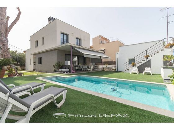 Foto 1 de Casa en venda a Can Bou de 5 habitacions amb terrassa i piscina