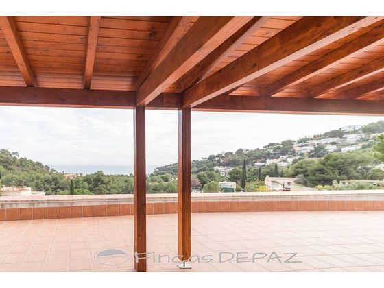 Foto 1 de Pis en venda a Botigues de Sitges - Garraf de 3 habitacions amb terrassa i jardí