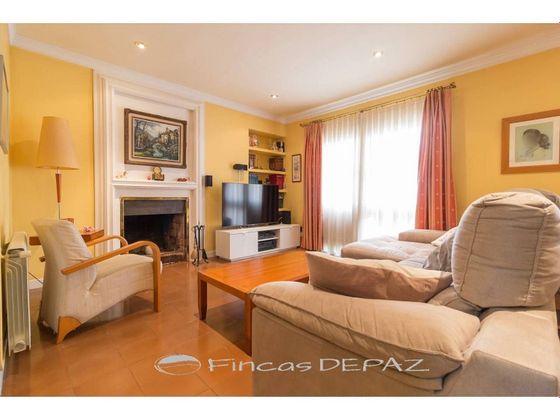 Foto 1 de Pis en venda a Centre - Castelldefels de 4 habitacions amb terrassa i calefacció