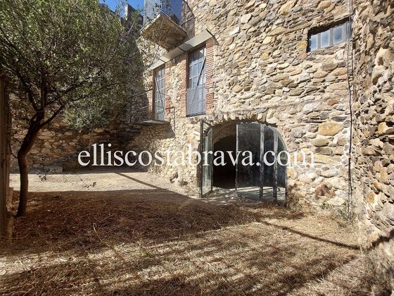 Foto 1 de Casa adosada en venta en Mollet de Peralada de 3 habitaciones con terraza y jardín