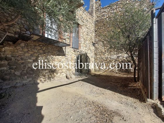 Foto 2 de Casa adosada en venta en Mollet de Peralada de 3 habitaciones con terraza y jardín