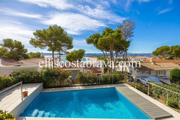 Foto 1 de Xalet en venda a calle De Barcelona de 4 habitacions amb terrassa i piscina