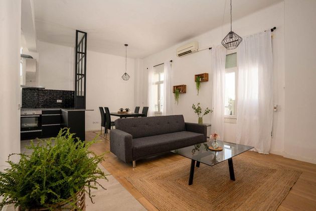 Foto 2 de Alquiler de piso en La Barceloneta de 1 habitación con muebles y aire acondicionado