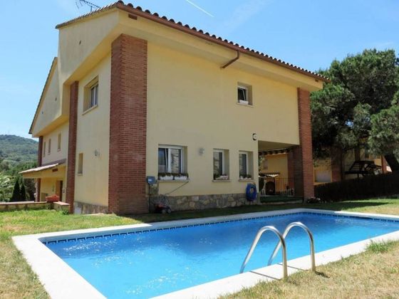 Foto 2 de Casa en venta en Vallromanes de 5 habitaciones con terraza y piscina