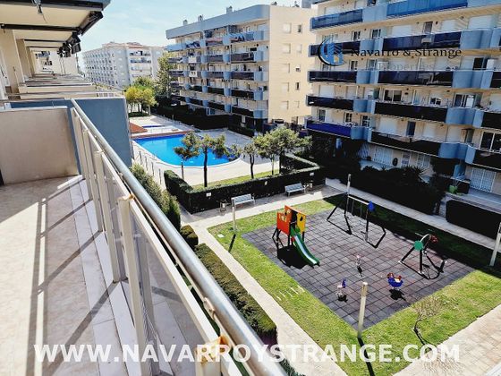 Foto 1 de Pis en venda a calle Amadeu Vives de 3 habitacions amb terrassa i piscina