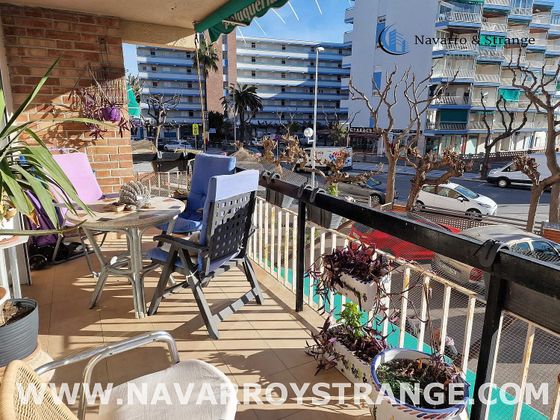 Foto 2 de Piso en venta en La Pineda de 3 habitaciones con terraza y garaje