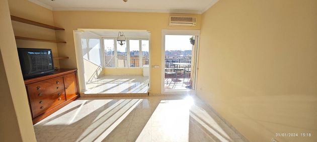 Foto 2 de Piso en alquiler en calle Gran de la Sagrera de 2 habitaciones con terraza y muebles