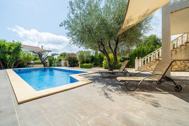 Foto 2 de Xalet en venda a calle Mar Roig de 5 habitacions amb terrassa i piscina