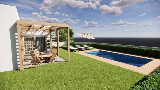 Foto 1 de Casa en venda a calle Mestral de 3 habitacions amb terrassa i piscina
