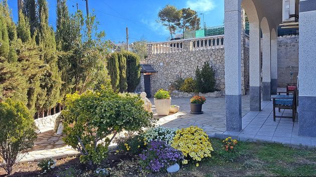 Foto 1 de Xalet en venda a Vallirana de 5 habitacions amb terrassa i jardí