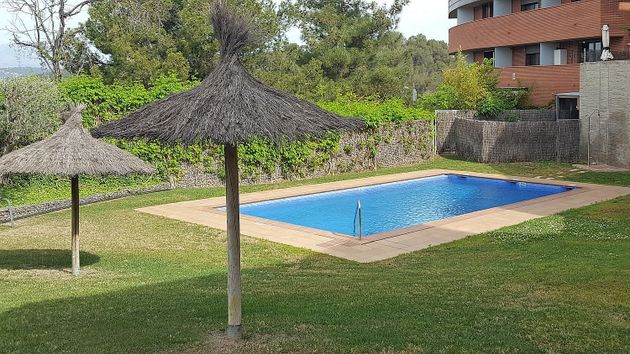 Foto 2 de Àtic en venda a Papiol, El de 3 habitacions amb terrassa i piscina