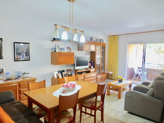 Foto 1 de Pis en venda a Centre - Cornellà de Llobregat de 4 habitacions amb terrassa i garatge