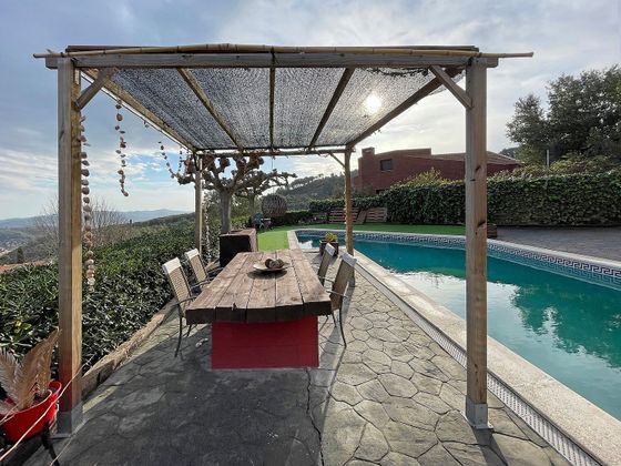 Foto 2 de Chalet en venta en Cervelló de 6 habitaciones con terraza y piscina