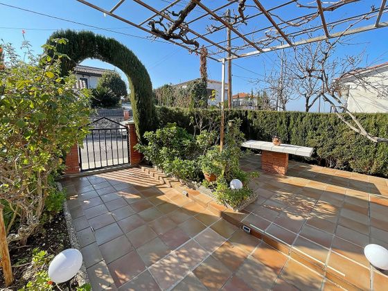 Foto 1 de Xalet en venda a Abrera de 3 habitacions amb terrassa i jardí