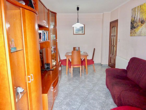Foto 1 de Piso en venta en Sant Vicenç dels Horts de 3 habitaciones con balcón y aire acondicionado