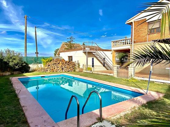 Foto 1 de Venta de chalet en Montoliu de Lleida de 5 habitaciones con terraza y piscina