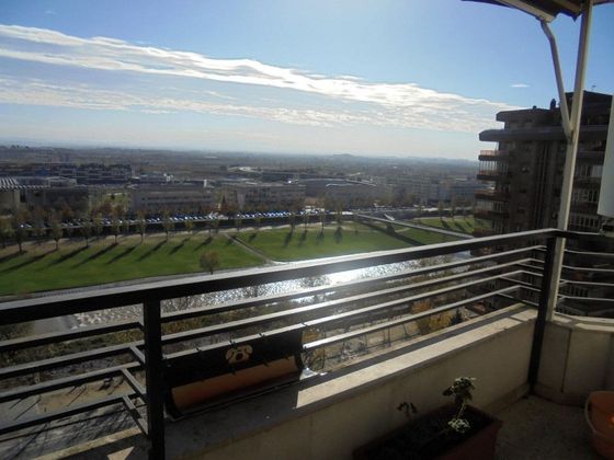 Foto 2 de Àtic en venda a Instituts - Universitat de 5 habitacions amb terrassa i piscina