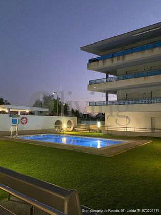 Foto 1 de Piso en venta en L' Hospitalet de l'Infant de 3 habitaciones con terraza y piscina