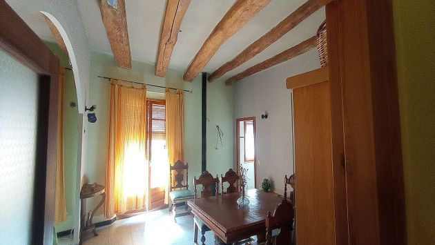 Foto 2 de Casa adossada en venda a Bellmunt del Priorat de 6 habitacions amb balcó i aire acondicionat