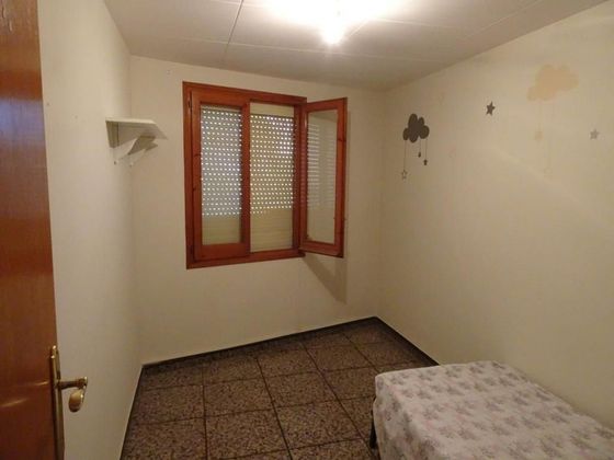 Foto 2 de Venta de casa en calle Rasquera de 3 habitaciones con garaje y balcón