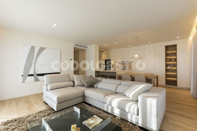 Foto 2 de Piso en venta en calle Mossèn Josep Gudiol de 3 habitaciones con terraza