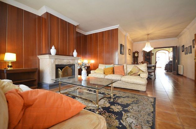 Foto 2 de Casa en venda a calle Del Doctor Codina Castellví de 6 habitacions amb terrassa i garatge