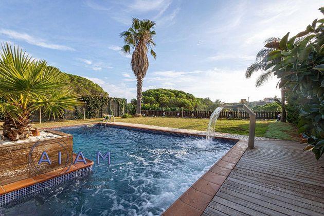 Foto 1 de Xalet en venda a Malgrat de Mar de 5 habitacions amb terrassa i piscina