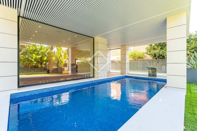 Foto 2 de Chalet en venta en Ardiaca - La Llosa de 3 habitaciones con terraza y piscina