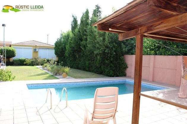 Foto 2 de Venta de chalet en Montoliu de Lleida de 4 habitaciones con piscina y jardín