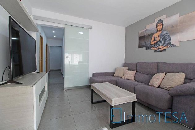 Foto 2 de Piso en venta en Centre - Eixample – Can Llobet – Can Serra de 3 habitaciones con aire acondicionado y calefacción