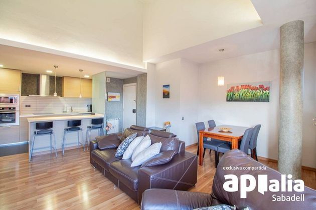 Foto 2 de Dúplex en venta en Centre - Eixample – Can Llobet – Can Serra de 4 habitaciones con garaje y balcón