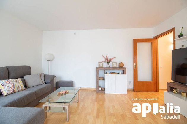 Foto 1 de Pis en venda a Centre - Eixample – Can Llobet – Can Serra de 3 habitacions amb piscina i garatge